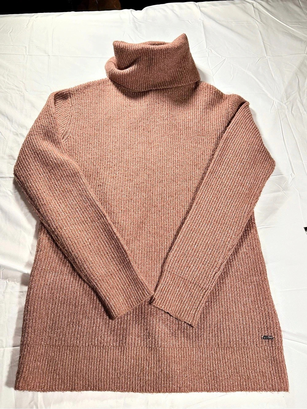 GUESS Pink Turtleneck Sweater Size Small Like New